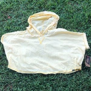 Vans Tops - Vans yellow hooded boxy crop top ๐โฏ๏ธ๐ญ Vans Tops - Vans yellow hooded boxy crop top ๐โฏ๏ธ๐ญ